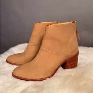 NISOLO Dari Boot - Ankle Booties Block Heel Suede Leather Wheat Tan Size 8.5